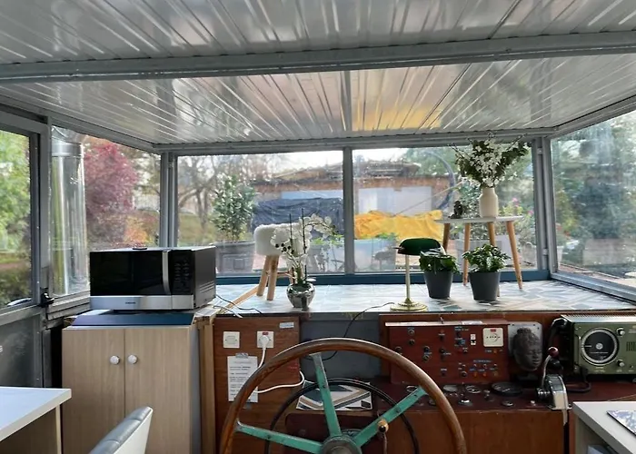 Péniche Helios Botel